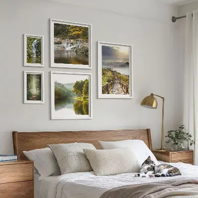 Modernes Wandbilder-Set mit Naturlandschaften, Wasserfällen und Waldwegen