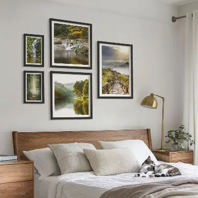 Modernes Wandbilder-Set mit Naturlandschaften, Wasserfällen und Waldwegen