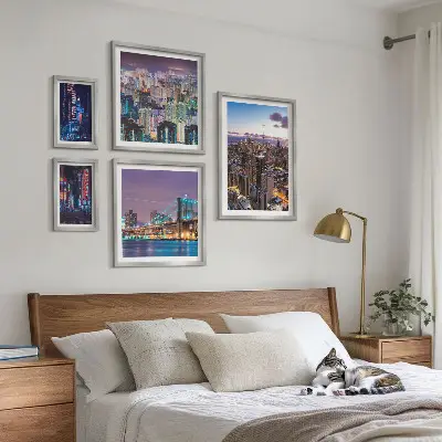 Modernes Wandbilder-Set nächtliche Stadtansichten mit Neonlichtern