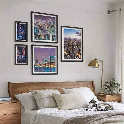 Modernes Wandbilder-Set nächtliche Stadtansichten mit Neonlichtern
