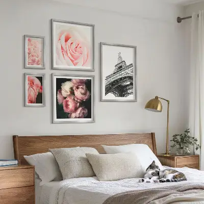 Bildergalerien-Set für die Wand Motiv mit Rosen, Eiffelturm und Romantik