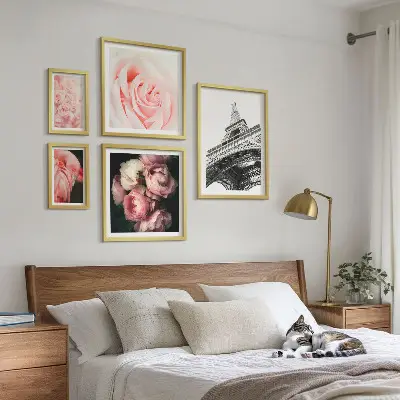 Bildergalerien-Set für die Wand Motiv mit Rosen, Eiffelturm und Romantik