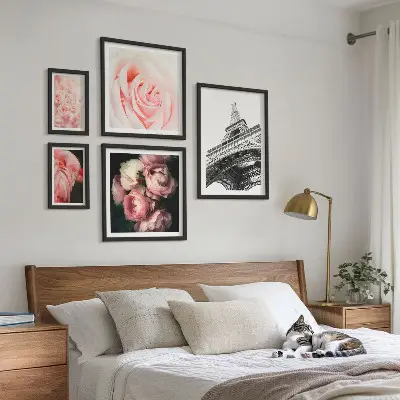 Bildergalerien-Set für die Wand Motiv mit Rosen, Eiffelturm und Romantik