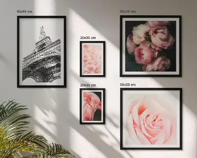 Bildergalerien-Set für die Wand Motiv mit Rosen, Eiffelturm und Romantik