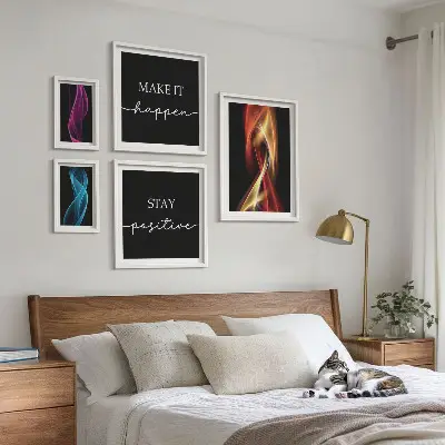 Modernes Wandbilder-Set mit Zitaten, Lichtmustern und Inspirationen