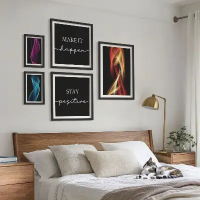 Modernes Wandbilder-Set mit Zitaten, Lichtmustern und Inspirationen