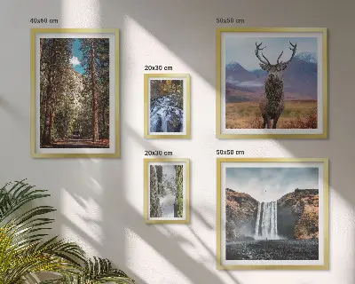 Modernes Wandbilder-Set mit Motiven von Landschaften, Wasserfällen und der Natur