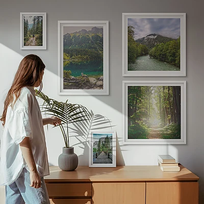 Wandbilder-Set mit Berglandschaften und Waldwegen