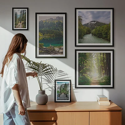 Wandbilder-Set mit Berglandschaften und Waldwegen
