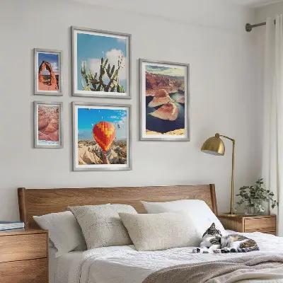 Modernes Wandbilder-Set mit Berglandschaften und Gewässern