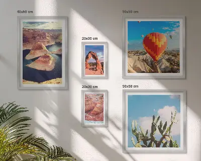 Modernes Wandbilder-Set mit Berglandschaften und Gewässern