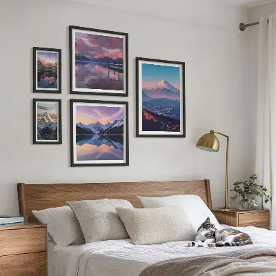 Modernes Wandbilder-Set mit malerischen Bergpanoramen und Gipfelmotiven