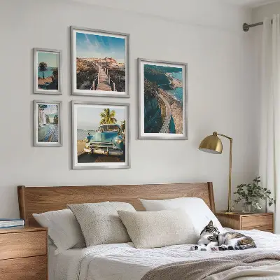 Modernes Wandbilder-Set mit Motiven aus Landschaften, Reisen, Autos und Natur
