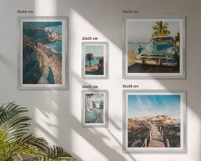 Modernes Wandbilder-Set mit Motiven aus Landschaften, Reisen, Autos und Natur