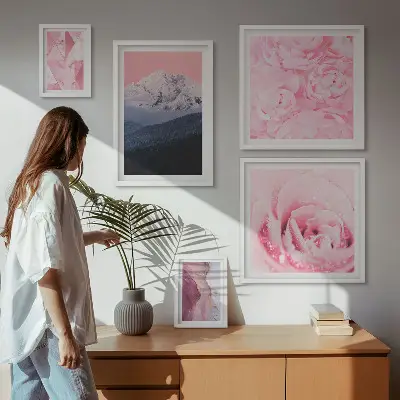 Modernes Wandbilder-Set mit rosa Landschaften und modernen Blumen