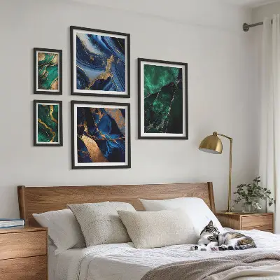 Bilderset fürs Sofa mit eleganten grünen Abstraktionen