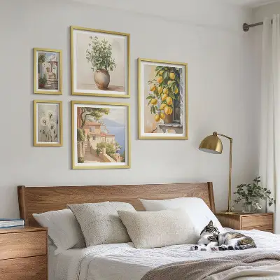 Bilderset fürs Sofa mit Zitrusakzenten im mediterranen Stil