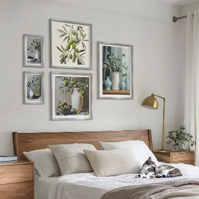 Bilderset fürs Sofa mit Motiv von grünen Oliven in einer Vase