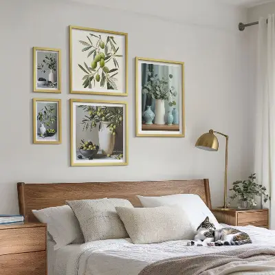 Bilderset fürs Sofa mit Motiv von grünen Oliven in einer Vase