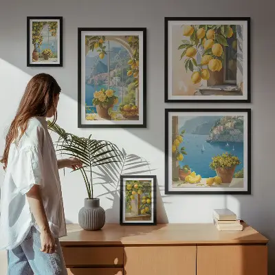 Modernes Wandbilder-Set mit Zitronenakzenten aus der Provence am Meer