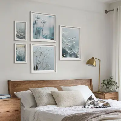 Modernes Wandbilder-Set mit Pflanzenmotiven und Wassertropfen
