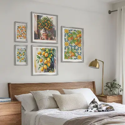 Modernes Wandbilder-Set mit Zitrusfrüchten und Blumen im Vintage-Stil