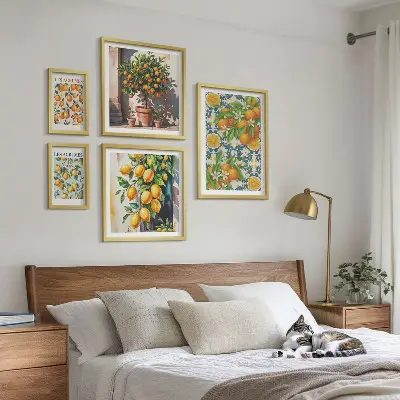 Modernes Wandbilder-Set mit Zitrusfrüchten und Blumen im Vintage-Stil