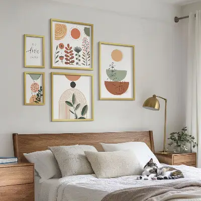 Bildergalerie-Set für die Wand mit stilvollen Pflanzen- und geometrischen Grafiken
