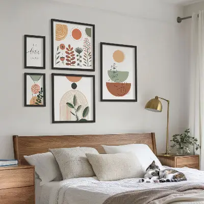 Bildergalerie-Set für die Wand mit stilvollen Pflanzen- und geometrischen Grafiken