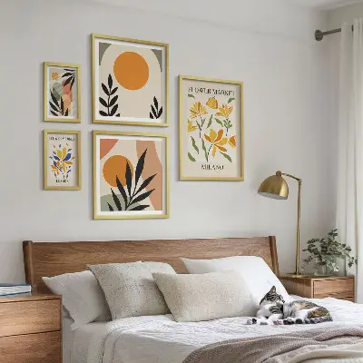 Modernes Wandbilder-Set mit abstrakten Blumen im Boho-Stil