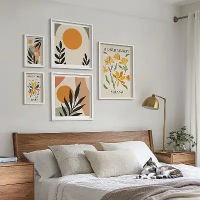 Modernes Wandbilder-Set mit abstrakten Blumen im Boho-Stil