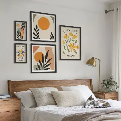 Modernes Wandbilder-Set mit abstrakten Blumen im Boho-Stil