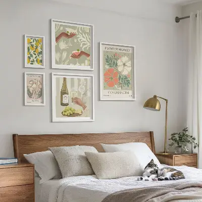 Modernes Wandbilder-Set mit Blumen und Früchten im Vintage-Stil