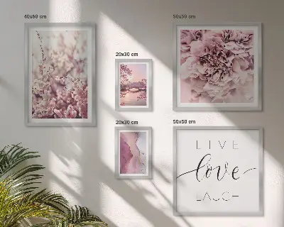 Bildergalerie-Set für die Wand mit Blumenmotiven und pastellfarbenen Slogans
