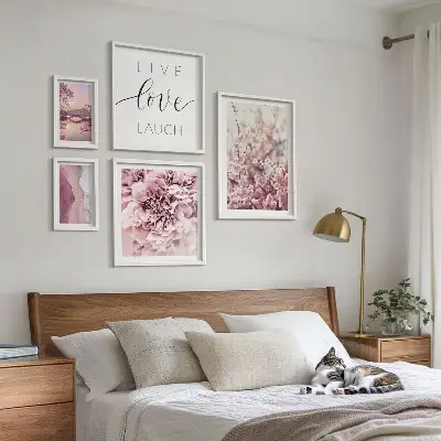 Bildergalerie-Set für die Wand mit Blumenmotiven und pastellfarbenen Slogans