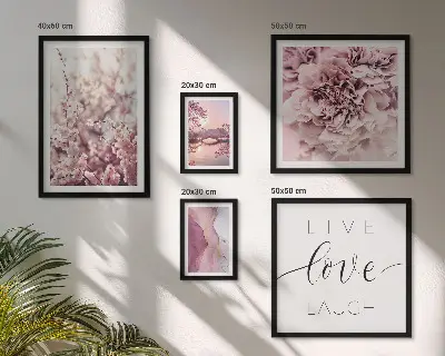 Bildergalerie-Set für die Wand mit Blumenmotiven und pastellfarbenen Slogans