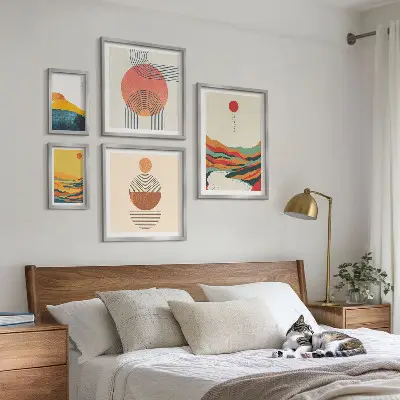 Modernes Wandbilder-Set mit abstrakten geometrischen Landschaften