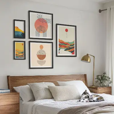 Modernes Wandbilder-Set mit abstrakten geometrischen Landschaften