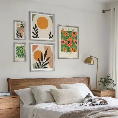 Modernes Wandbilder-Set mit tropischen Früchten im Retro-Stil