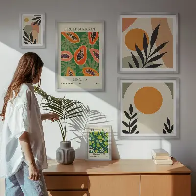 Modernes Wandbilder-Set mit tropischen Früchten im Retro-Stil