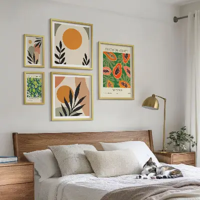 Modernes Wandbilder-Set mit tropischen Früchten im Retro-Stil