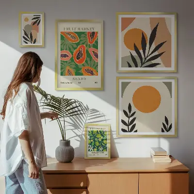 Modernes Wandbilder-Set mit tropischen Früchten im Retro-Stil