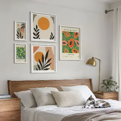 Modernes Wandbilder-Set mit tropischen Früchten im Retro-Stil