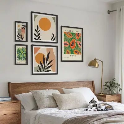 Modernes Wandbilder-Set mit tropischen Früchten im Retro-Stil