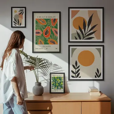 Modernes Wandbilder-Set mit tropischen Früchten im Retro-Stil