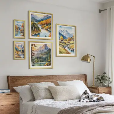 Bilderset fürs Sofa mit Berglandschaften des Flusstals