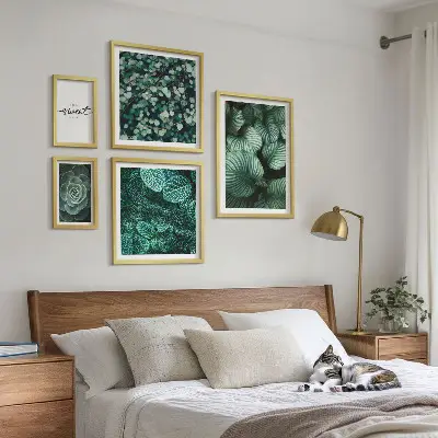 Bilderset fürs Sofa mit modernen grünen Pflanzenmotiven