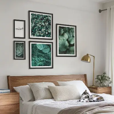Bilderset fürs Sofa mit modernen grünen Pflanzenmotiven