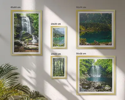 Modernes Wandbilder-Set mit Motiven von Wasserfällen und Waldlandschaften in der Natur