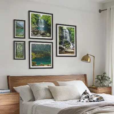 Modernes Wandbilder-Set mit Motiven von Wasserfällen und Waldlandschaften in der Natur
